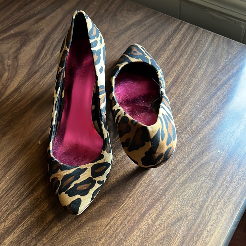 Leopard kitten heels size 9